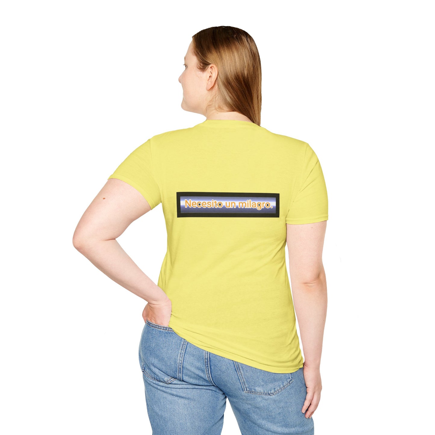 Necesito un milagro. -Unisex Softstyle T-Shirt