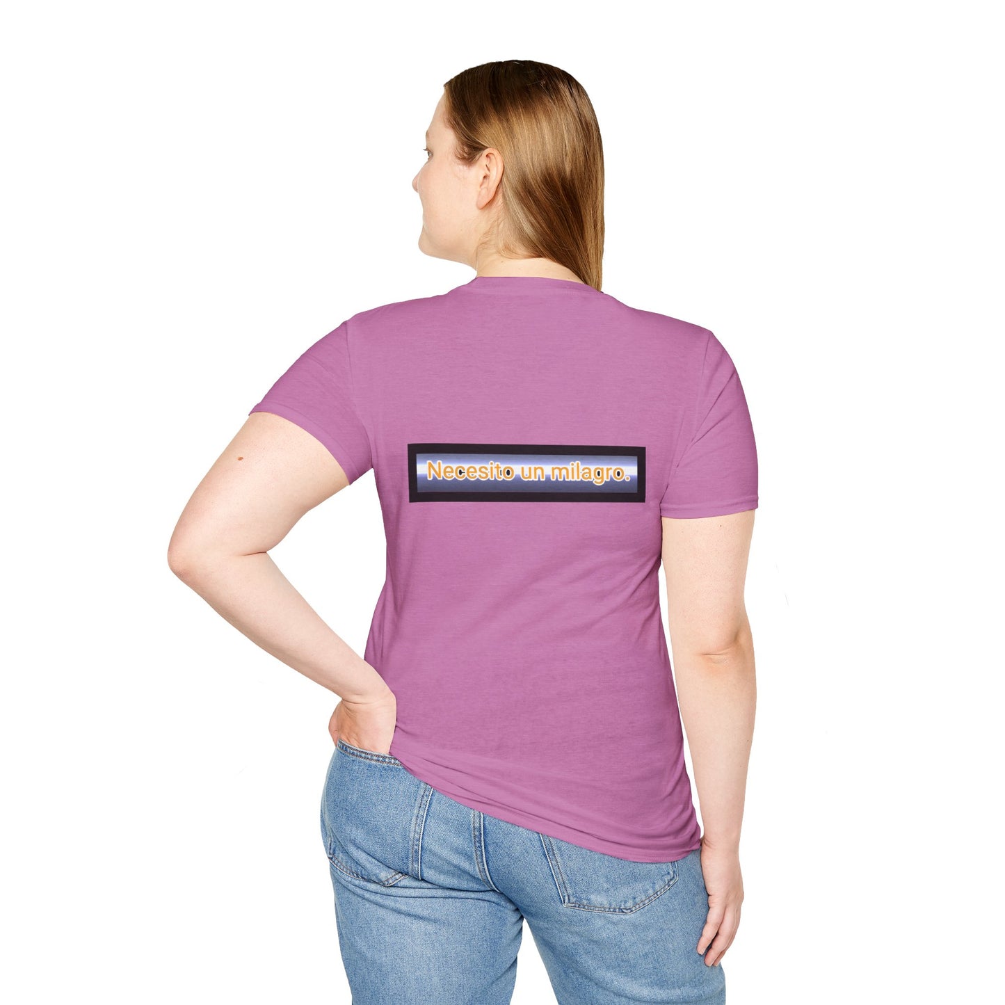 Necesito un milagro. -Unisex Softstyle T-Shirt