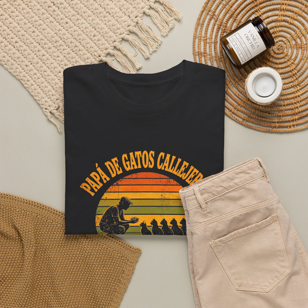 Camiseta Papá de Gatos Callejeros - Atardecer Retro, Desde la Comida de las 5 A.M. - Edición Económica