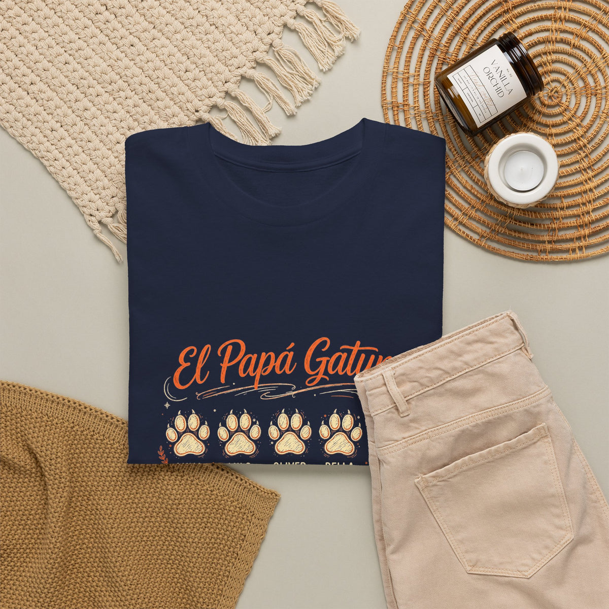 Camiseta El Papá Gatuno - Huellas con Nombres de Gatos, En Minoría y Feliz - Edición Económica