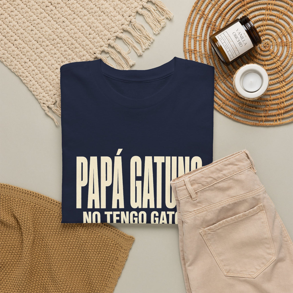 Camiseta Papá Gatuno - No Tengo Gatos. Trabajo Para Ellos. Camiseta Divertida para Papás de Gatos - Edición Económica