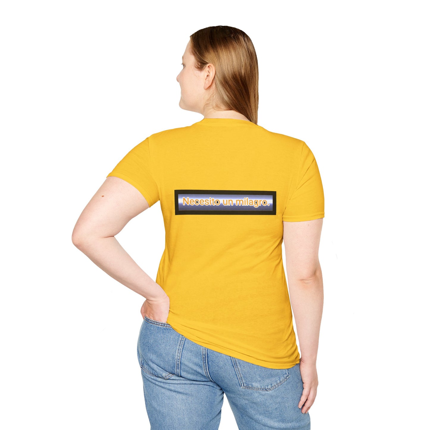 Necesito un milagro. -Unisex Softstyle T-Shirt