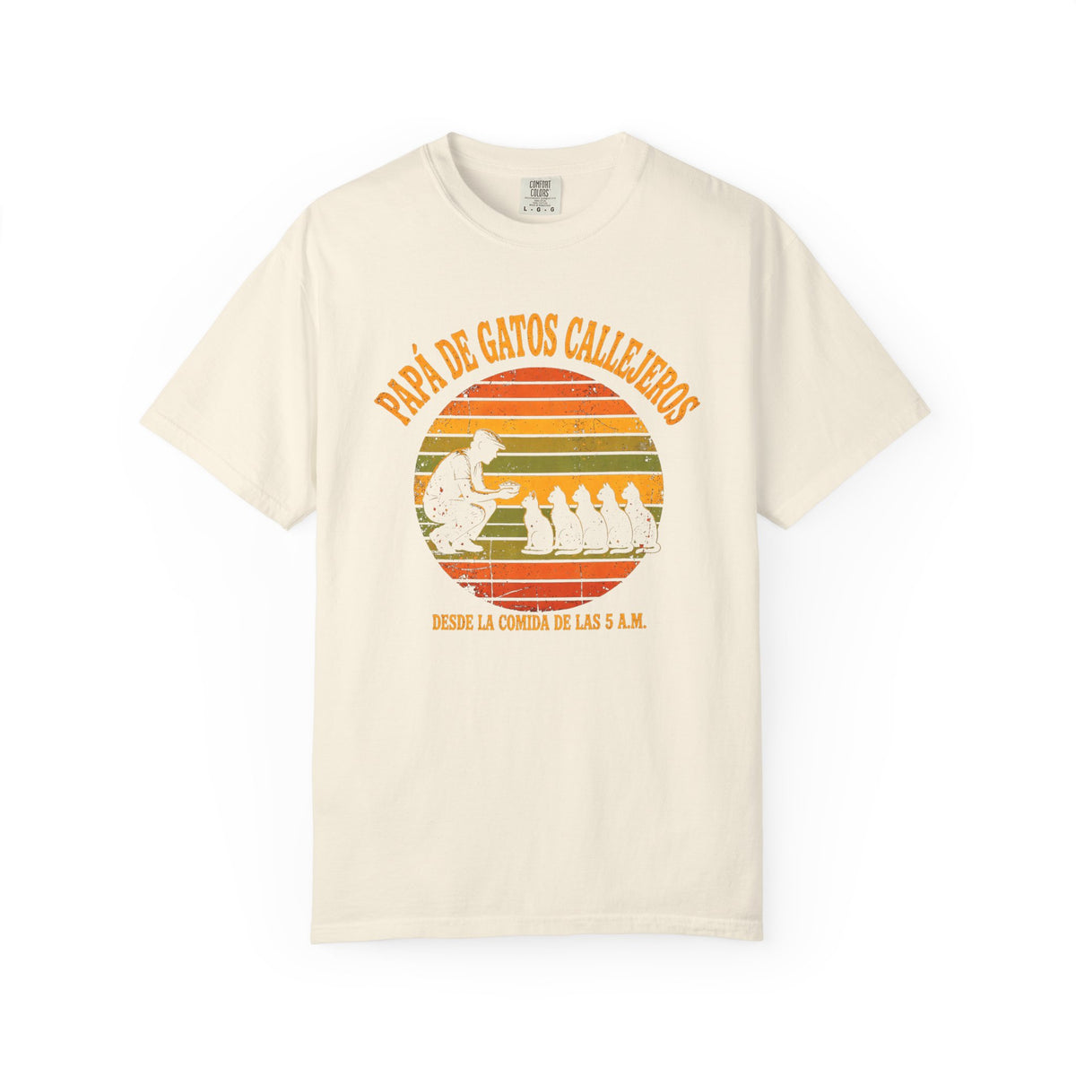 Camiseta Papá de Gatos Callejeros - Atardecer Retro, Desde la Comida de las 5 A.M.