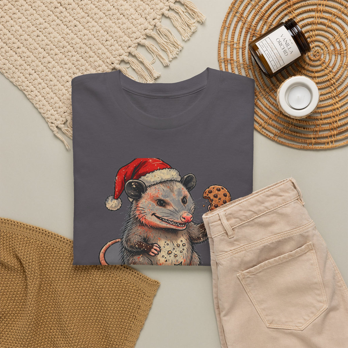 En la Lista de los Traviesos - Zarigueya de Navidad - Camiseta en Espanol - Edicion Economica